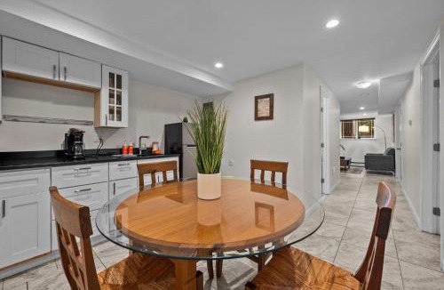 Interurban Park Apartment | 1815 Bluebell Ave