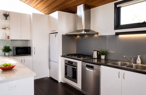 Hobart Central Business District House | 1850s Cottage | City Views & Secure Parking