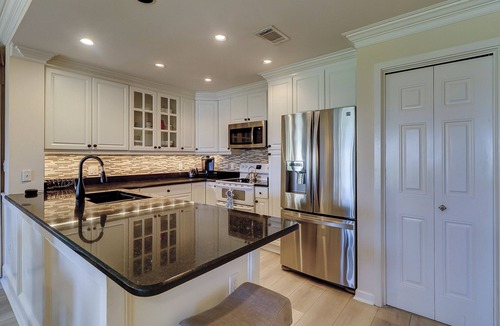 South Beach Condo | 1851 Beachside Tennis - Gorgeous Vies of Calibogue Sound!