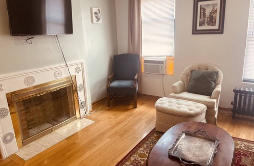 Harsimus Cove House | 1856 Historical vintage Row House Sleep 8 ppl only 5min to NYC