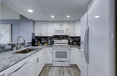 South Beach Condo | 1874 Beachside Tennis- Calibogue Sound views from every room.