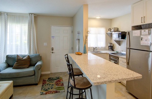 Arlington Park Apartment | 1887 Hyde St., Unit 2
