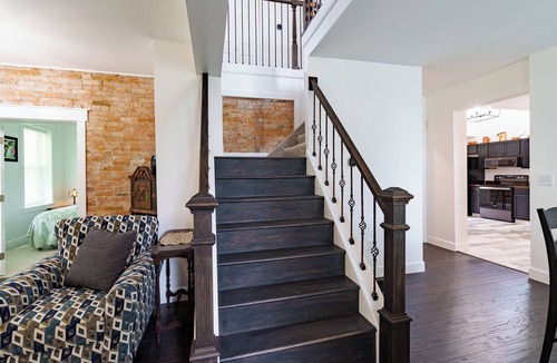 Springfield House | 1890’s fully renovated farmhouse on a U Pick flower farm.