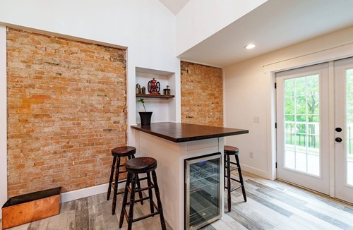 Springfield House | 1890’s fully renovated farmhouse on a U Pick flower farm.