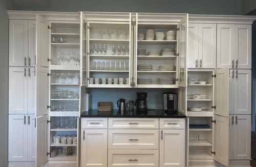 Plainfield House | 1897 MANSION 30 min to NYC Sleeps up to 26 with 12 bedrooms and 7 and 1/2 baths