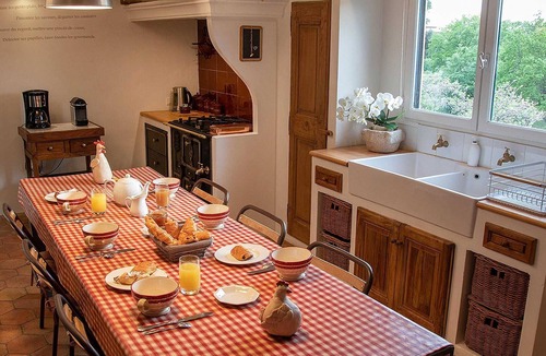 Grasse Villa | 18thC perfumer's home, heated pool & view