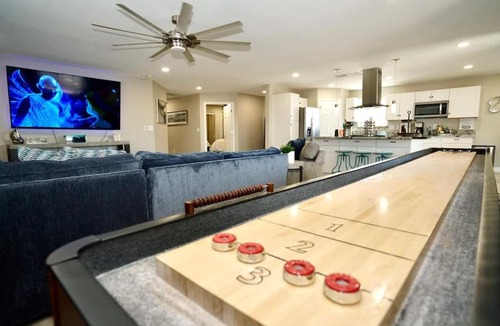 Lake Havasu City Villa | 18x60 Boat Pad Game Room-Lake View Villa-Hot Tub