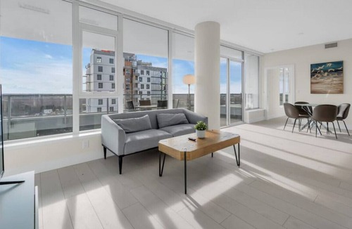 Killarney Apartment | 1902 · Spacious 3B+2B Condo/Huge Balcony!