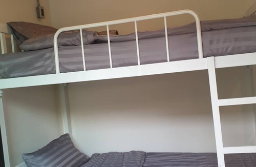 Chana Songkhram Hostel | 1919hostel