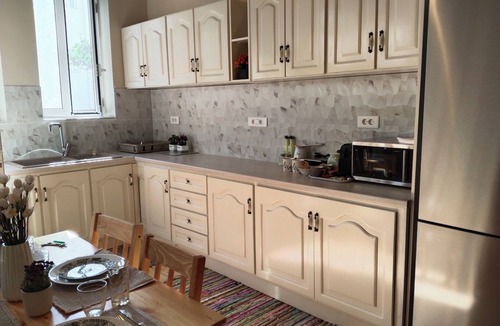 Kalamata Apartment | 1920 classic