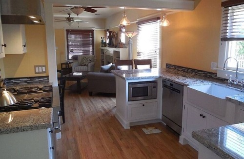 Garfield House | 1927 Restored Downtown Phx Historic Bungalow close to Medical & Sports.