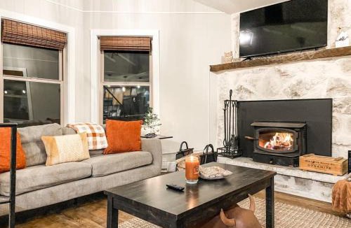 Breckenridge House | 193 Range
