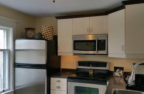 North End Apartment | 1930's Nostalgic Boutique Loft Canopy Beds