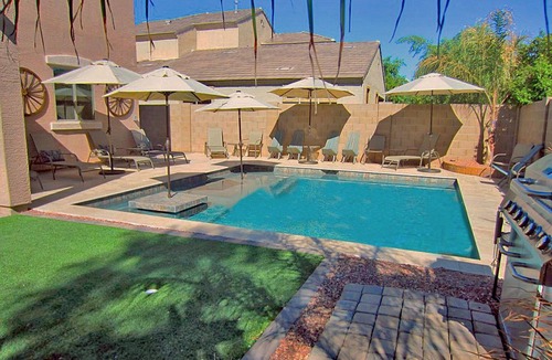 Centerra House | 1940s Sentimental Journey-3 BDR-2BATH-Let your stay be a little sentimental!