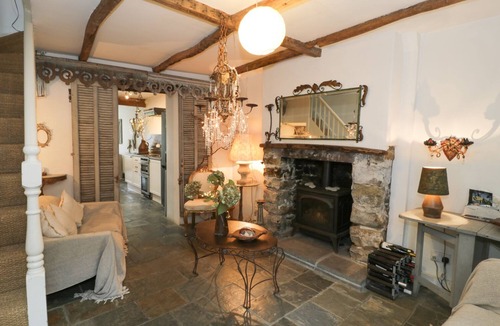 Rhyd-y-clafdy Cottage | 19A KINGSHEAD STREET, pet friendly, with a garden in Pwllheli