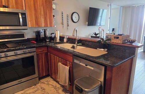 Waikiki Condo | 19th Fl 1 BDRM | Parking | AC | City View