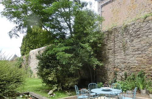 Hede House | 19th house, atypical and contemporary in the heart of a remarkable village