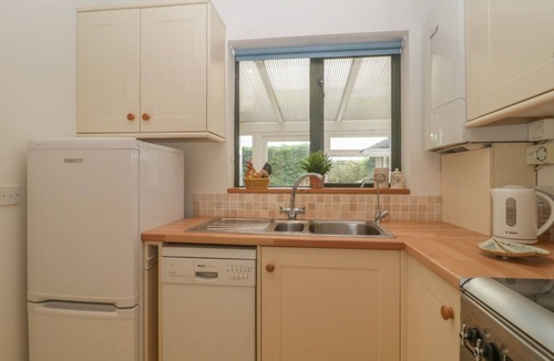 Corsham House | 1A Erneston Crescent, Corsham