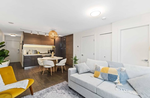 Chinatown Apartment | 1BD Downtown Vancouver Condo with Free Parking