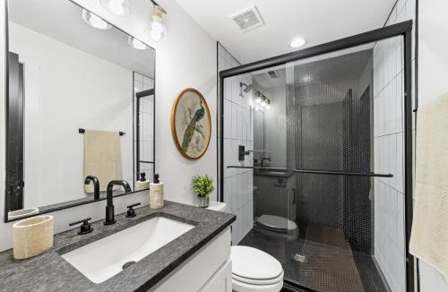 Clarksville Apartment | 1BD Modern Condo - Downtown Walkable to F&M Bank Arena