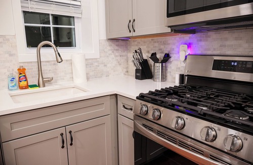 Corn Hill House | 1BED+EquippedKitchen+HighFalls+TV+DT Wi-fi.