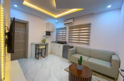 Lekki Phase 1 Apartment | 1Bed&Parlour(B4)@Lekki PH 1.24/7 Pwr By NgoZiLivin