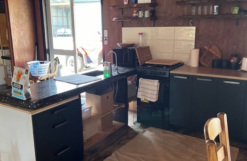 Whakatane District Cottage | 1bedroom/bathroom open shed space close to beach’s , great fishing area ,