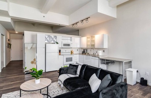 Downtown Cincinnati Apartment | 1Bedroom w/Rooftop Access Mins. from Carew Tower