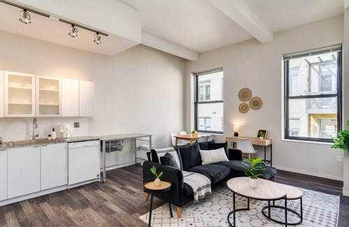 Downtown Cincinnati Apartment | 1Bedroom w/Rooftop Access Mins. from Carew Tower