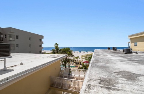 Madeira Beach Condo | 1br 1b Beach View - King - Surf Song #333