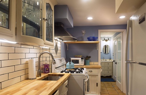 East Richmond Heights Apartment | 1BR/1BA newly remodeled, next to regional park, SF, Berkeley, Wine Country