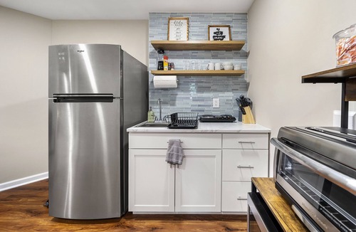 East Side Apartment | 1BR/1BA Studio
