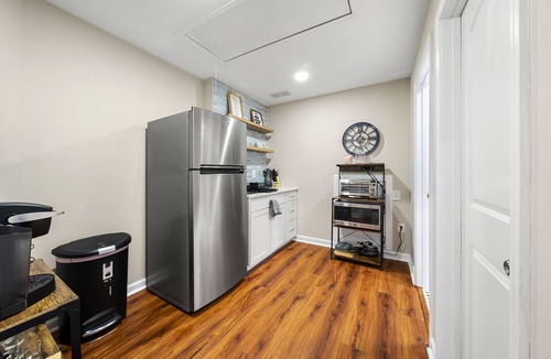 East Side Apartment | 1BR/1BA Studio