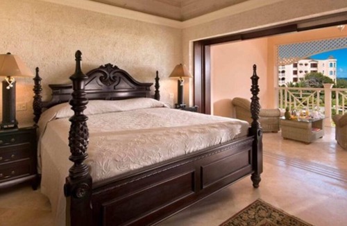 Diamond Valley Resort | 1BR/2BA with Kitchen & Private Roof Top Deck w/Pool
