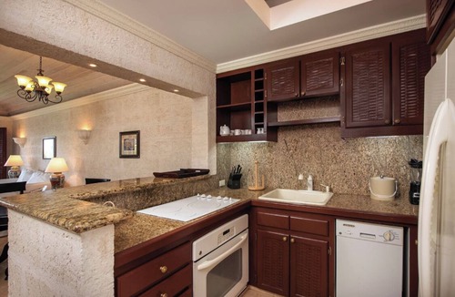 Diamond Valley Resort | 1BR/2BA with Kitchen & Private Roof Top Deck w/Pool