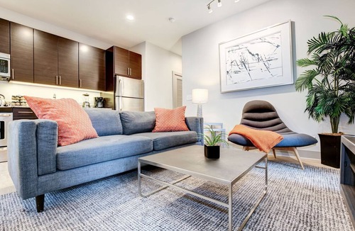 Downtown Baltimore Apartment | 1BR Apartment With Gym & City Views