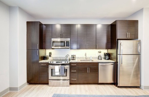 Downtown Baltimore Apartment | 1BR Apartment With Gym & City Views