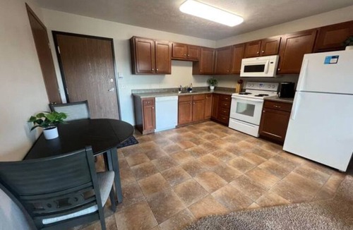 Sioux Falls Apartment | 1BR Apt,Full Kitchen,Wash/Dryer In Unit,DogFriendly