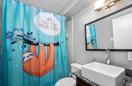 Braeswood Place Apartment | 1BR Apt with Fully Equipped Kitchen Close to Major Attractions