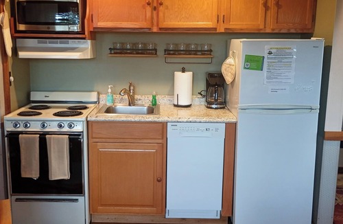 Davis House | 1BR Cabin W/Loft For 2 Great Views Over Resort