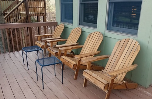Davis House | 1BR Cabin W/Loft For 2 Great Views Over Resort