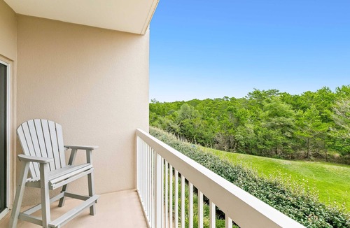 Sandestin Apartment | 1BR condo steps to beach, pools, hot tub