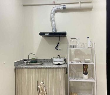 Quezon City Hotel | 1BR Condo - Urban Deca Homes Commonwealth