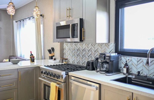 St. George's Apartment | 1BR Connected Villa-MSV, Sea Views – Couples, Solo Travelers