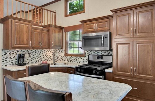 Pigeon Forge Cottage | 1BR Cottage Retreat with Loft near Dollywood