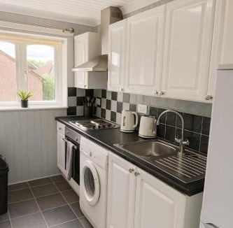 Gilmerton Apartment | 1BR Edinburgh Stay with Free Parking Sleeps 4
