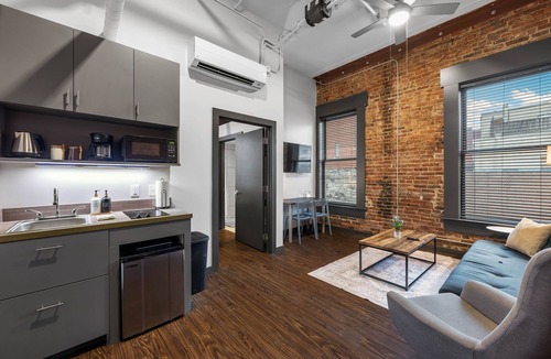 Downtown Chattanooga Apartment | 1BR Heart of D/T, near Aquarium, Whisky Distillery