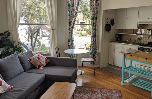 South Berkeley Apartment | 1BR in perfect Berkeley location - patio & yard!