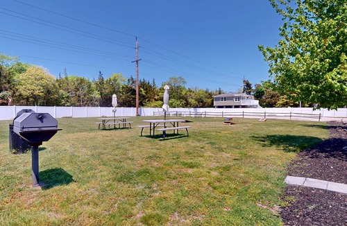 Lower Township House | 1BR King Bed Sofa Bed Sleeps 4 POOL - 8