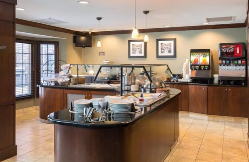 Maumee Apartment | 1BR King Suite | Sofa Bed & Free Breakfast